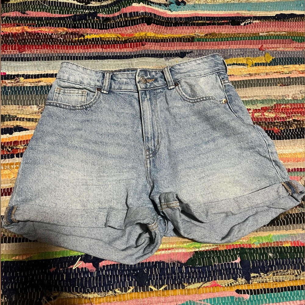 H&M High Rise Mom Short